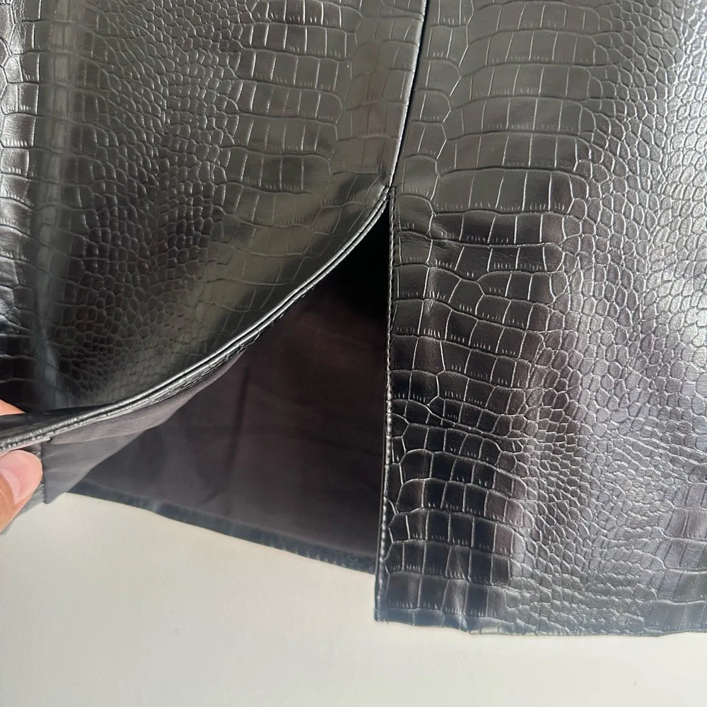 Black Faux Croc Mini Skirt - Structured